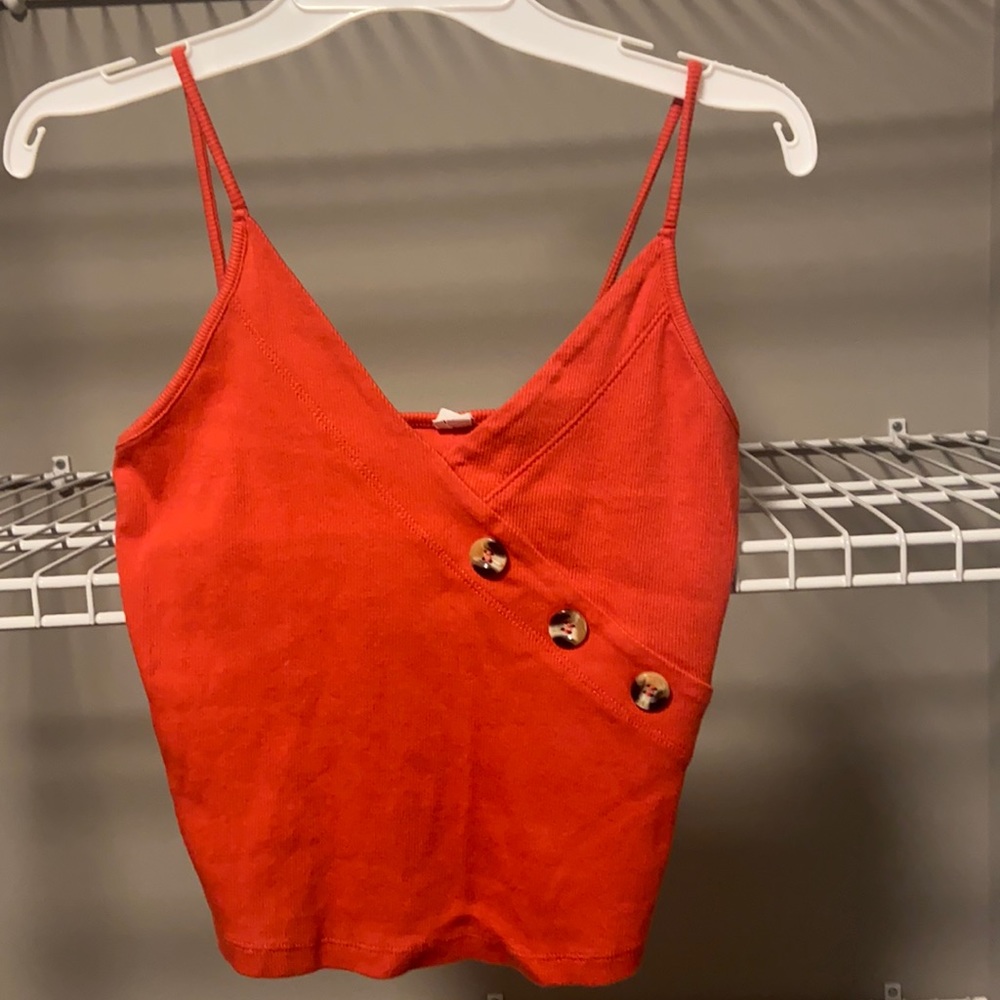 NWOT * ME to WE Coral Button Tank in Size Medium
